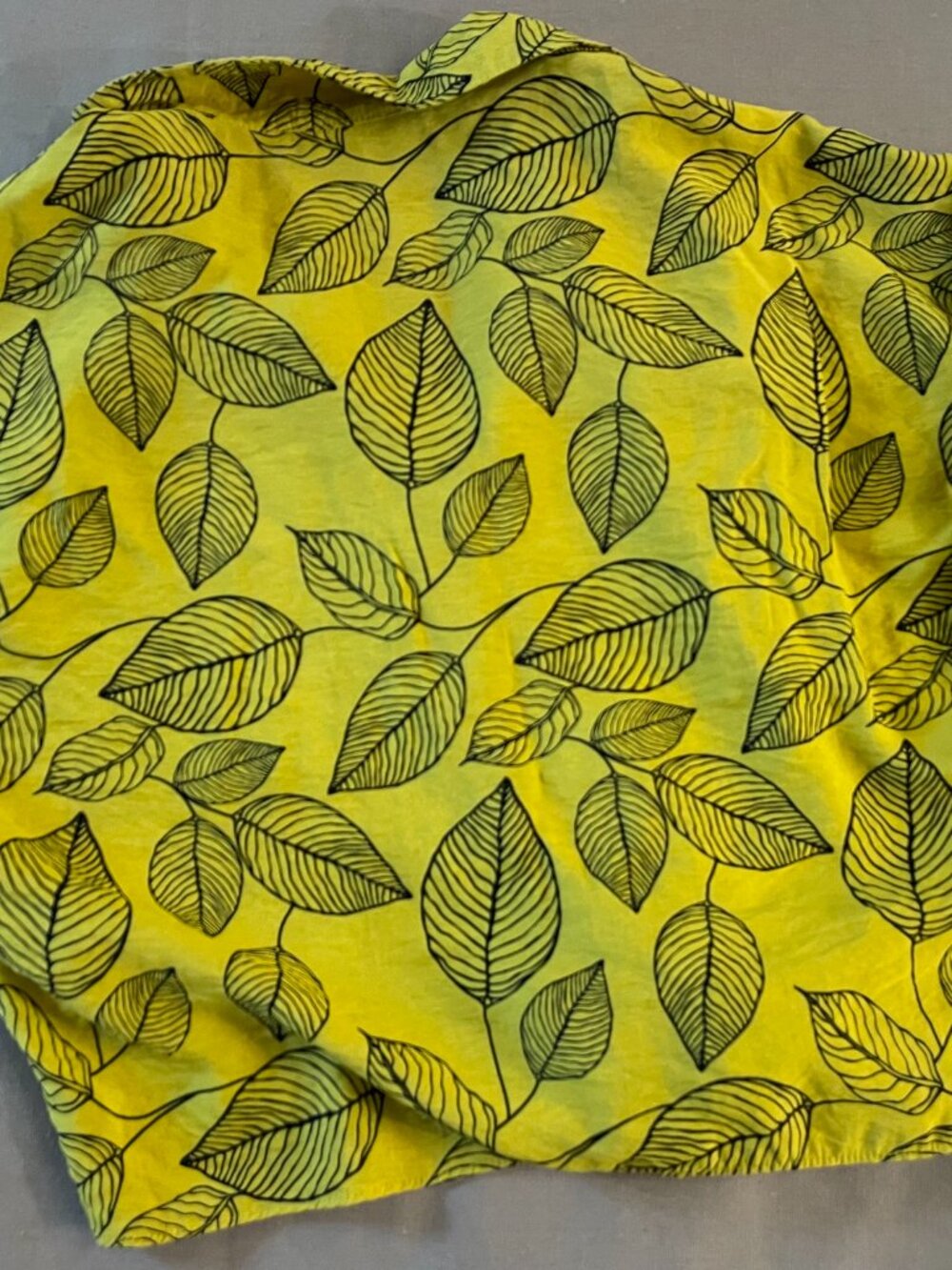 Milk & Honey Blouse Size L Yellow Botanical Cropped Button Front Resort Artsy - Picture 5 of 9